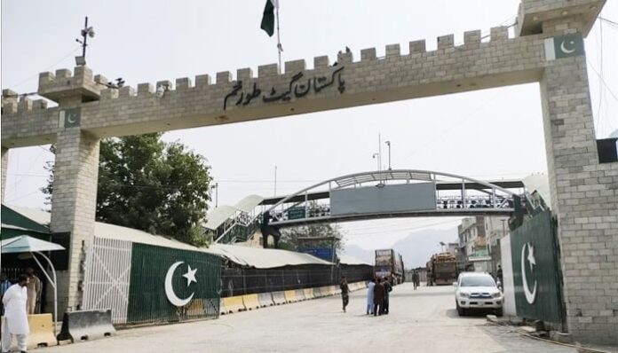 1303569_8562366_Pak11_akhbar